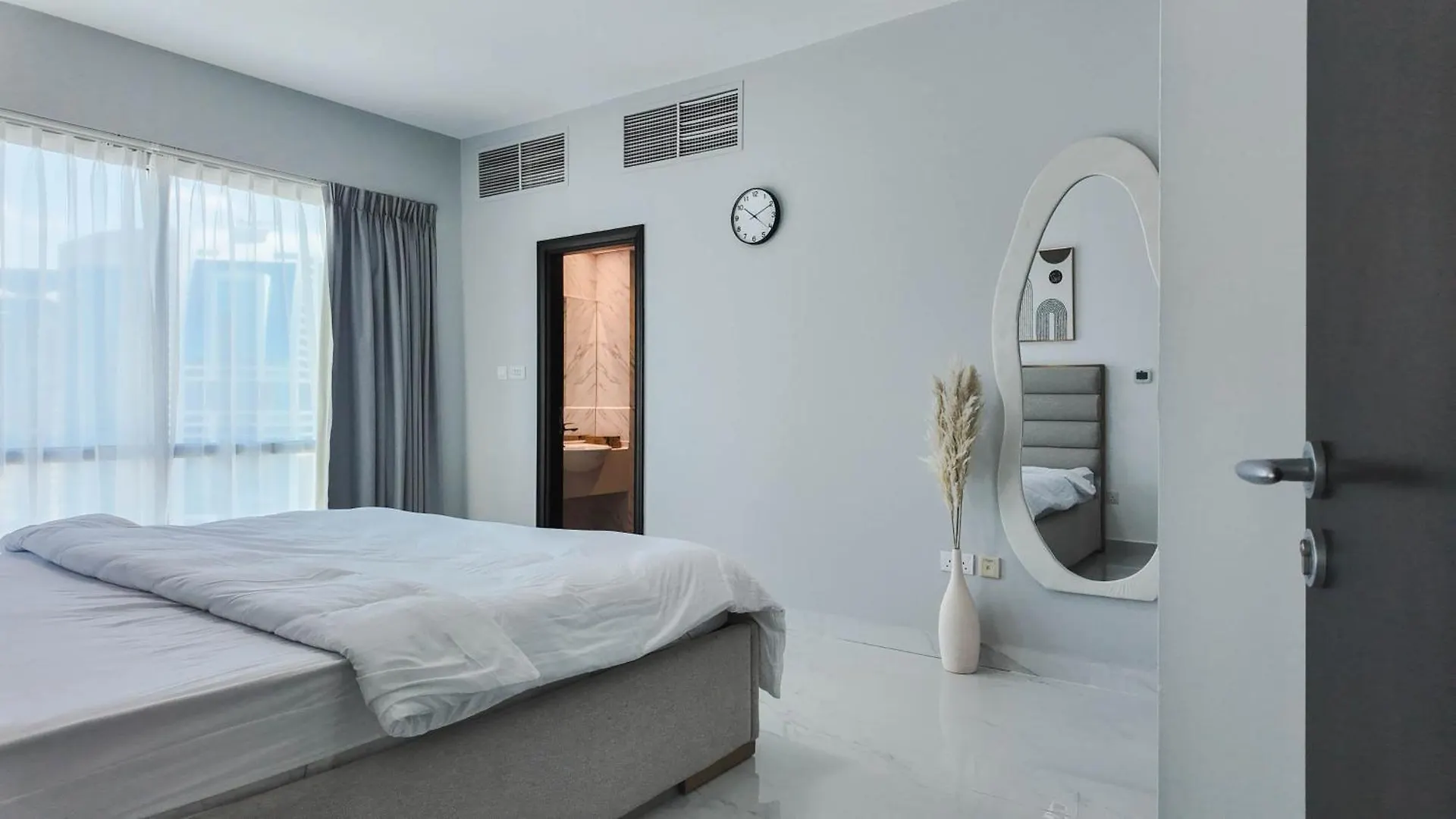 Apartment Sky High 2Br Stay Amazing Marina Views Near Metro & Mall Dubai United Arab Emirates